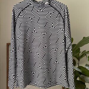 Women's OOSC Black & White Printed Base Layer Top Shirt Size Large L
